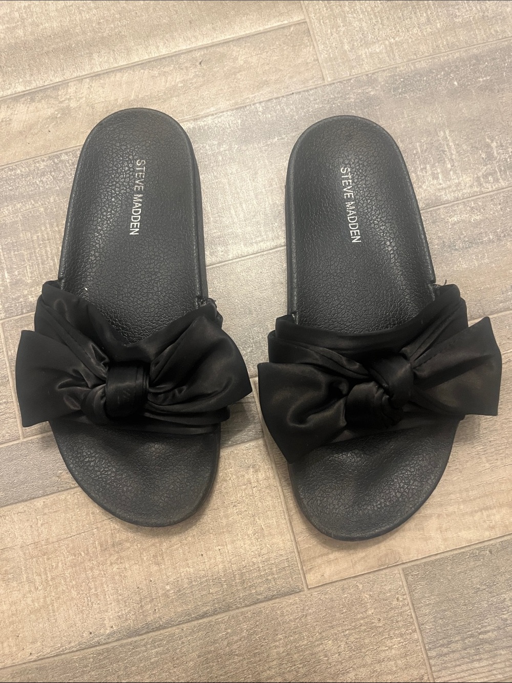 Steve Madden Black Bow Slide Sandals